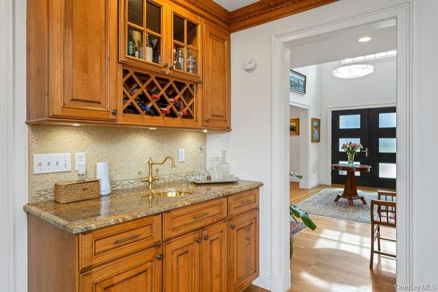 34 Hemlock Drive, Sleepy Hollow, NY 10591