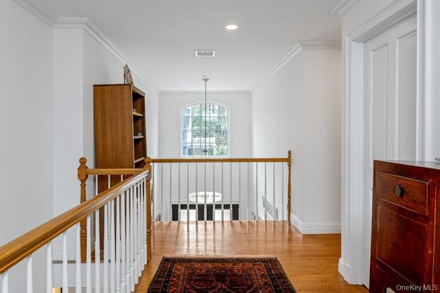 34 Hemlock Drive, Sleepy Hollow, NY 10591