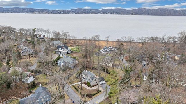 34 Hemlock Drive, Sleepy Hollow, NY 10591