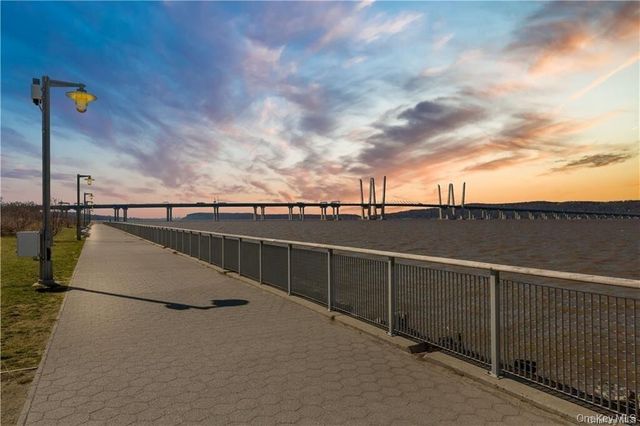 34 Hemlock Drive, Sleepy Hollow, NY 10591