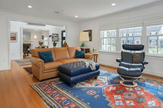 34 Hemlock Drive, Sleepy Hollow, NY 10591