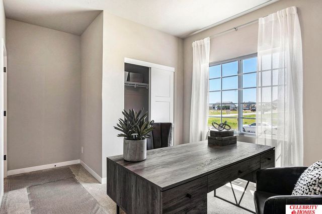 10612 Portage Drive, Papillion, NE 68046