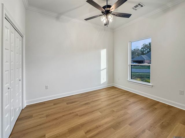 41106 Garden Ct, Gonzales, LA 70737