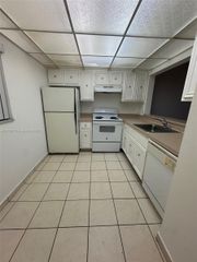 17911 NW 68th Ave N206, Hialeah, FL 33015