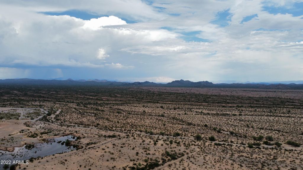 0 W Dove Vly Road -, Phoenix, AZ 85085 — exterior