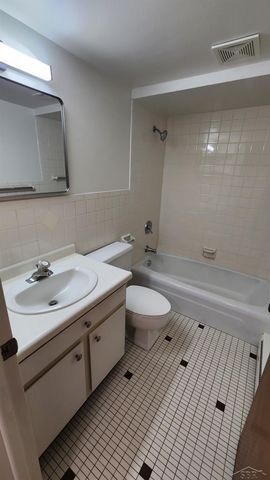 240 W Tuscola UNIT 4 Street, Frankenmuth, MI 48734
