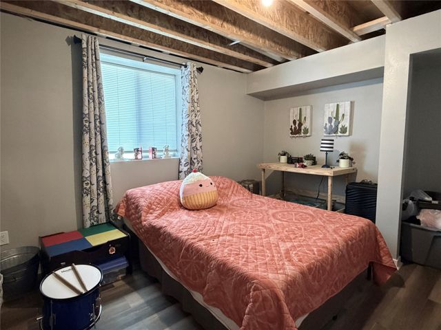 332 S 11th Avenue W, Newton, IA 50208