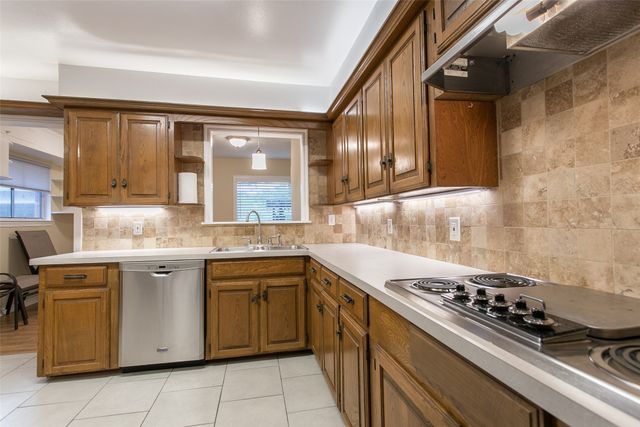 2803 Costa Mesa Drive, Dallas, TX 75228