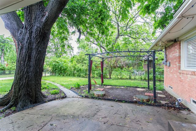 2803 Costa Mesa Drive, Dallas, TX 75228