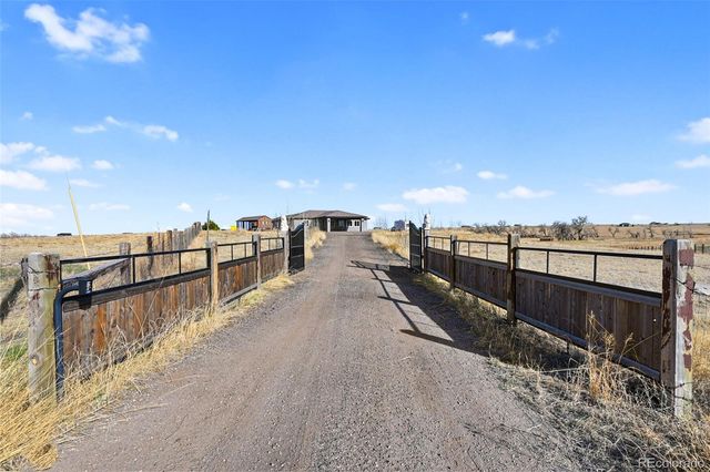 45330 Valdonna Circle, Bennett, CO 80102