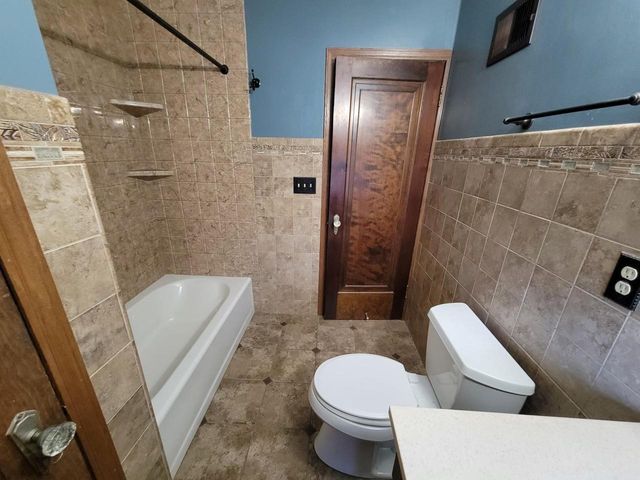 304 S LAKE STREET, Hustisford, WI 53034