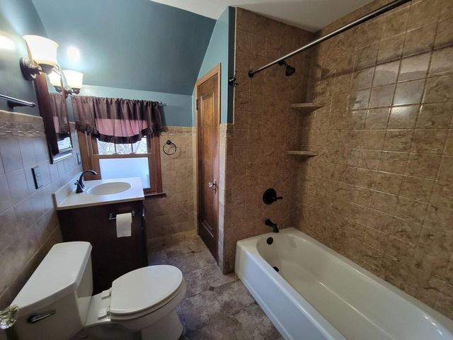 304 S LAKE STREET, Hustisford, WI 53034