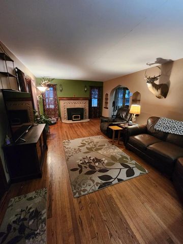 304 S LAKE STREET, Hustisford, WI 53034