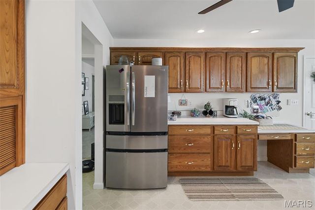 1805 Summerfield Lane, Godfrey, IL 62035
