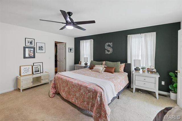 1805 Summerfield Lane, Godfrey, IL 62035