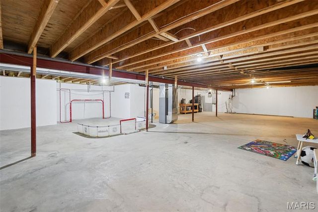 1805 Summerfield Lane, Godfrey, IL 62035