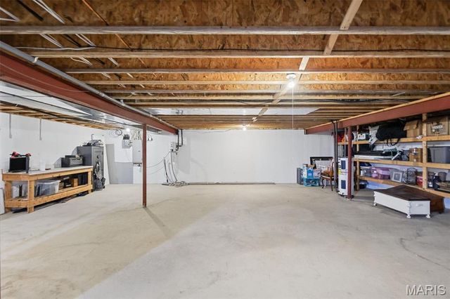 1805 Summerfield Lane, Godfrey, IL 62035
