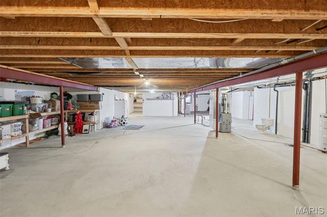 1805 Summerfield Lane, Godfrey, IL 62035