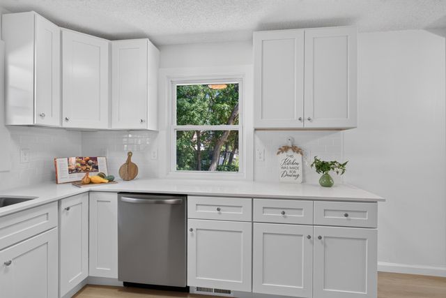 3722 Fremont Avenue N, Minneapolis, MN 55412
