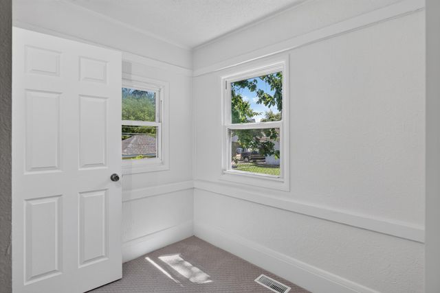 3722 Fremont Avenue N, Minneapolis, MN 55412