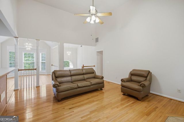 3990 F A A Road, Cumming, GA 30041