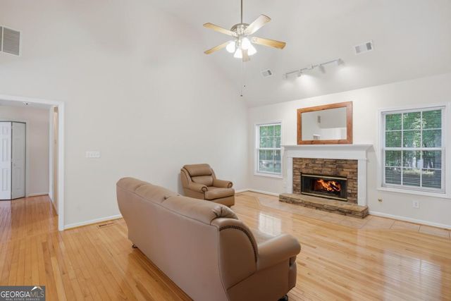 3990 F A A Road, Cumming, GA 30041