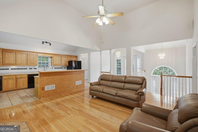 3990 F A A Road, Cumming, GA 30041