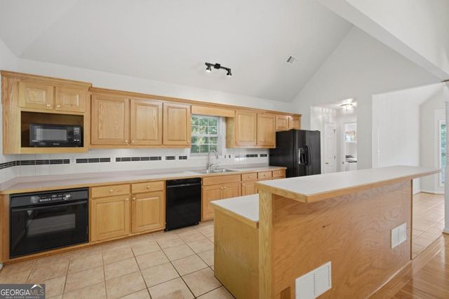 3990 F A A Road, Cumming, GA 30041