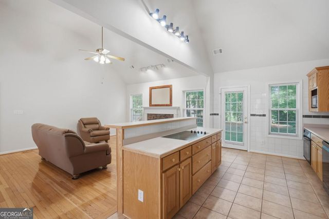 3990 F A A Road, Cumming, GA 30041