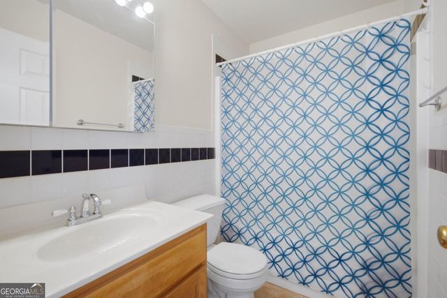 3990 F A A Road, Cumming, GA 30041