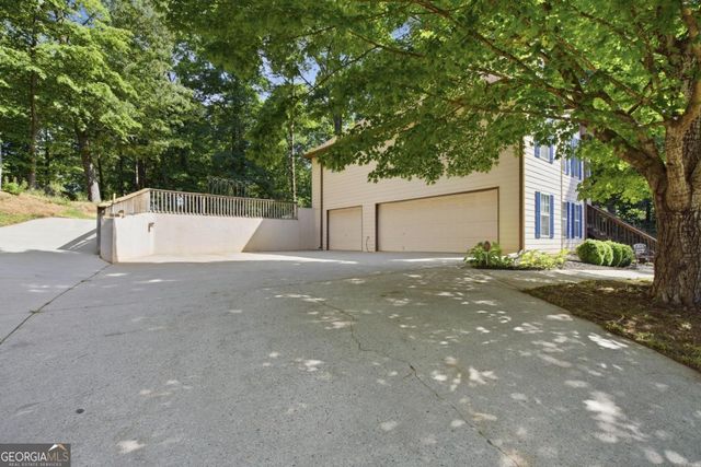 3990 F A A Road, Cumming, GA 30041