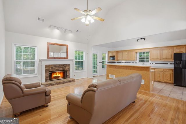 3990 F A A Road, Cumming, GA 30041