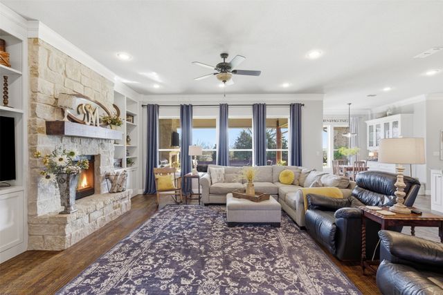 1201 Parkway Lane, Pilot Point, TX 76258