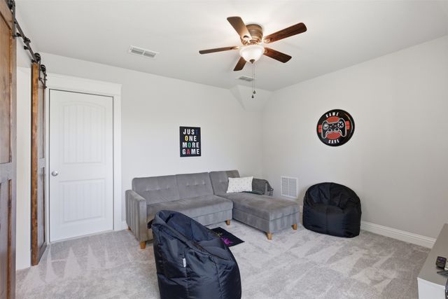 1201 Parkway Lane, Pilot Point, TX 76258