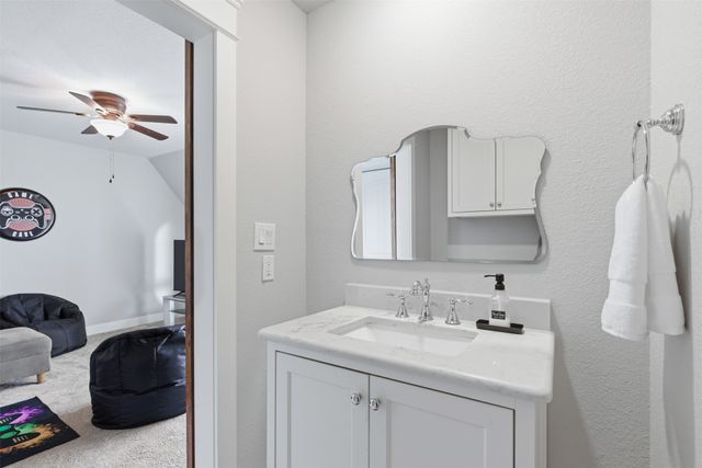 1201 Parkway Lane, Pilot Point, TX 76258