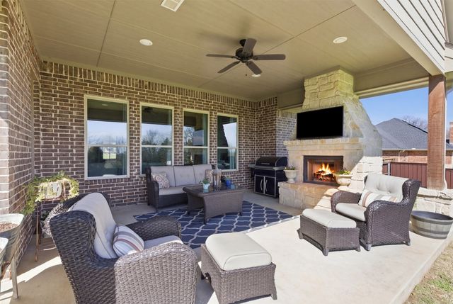 1201 Parkway Lane, Pilot Point, TX 76258