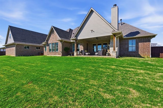 1201 Parkway Lane, Pilot Point, TX 76258