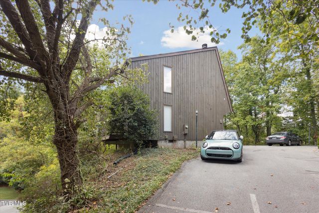 305 Hickory Bluff, 305, Johnson City, TN 37601