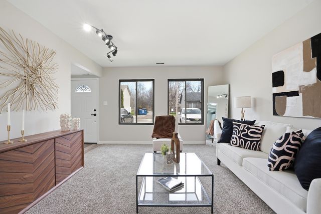 6040 Virginia Street, Merrillville, IN 46410