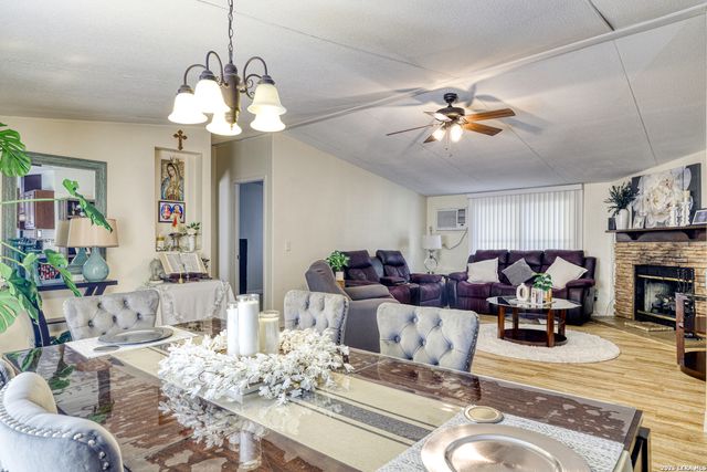 609 County Road 4647, Hondo, TX 78861