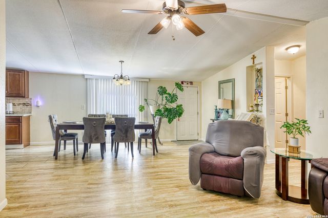 609 County Road 4647, Hondo, TX 78861