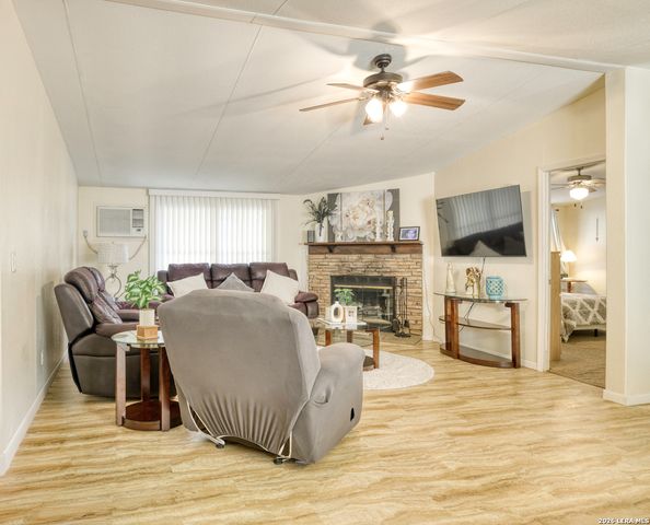 609 County Road 4647, Hondo, TX 78861