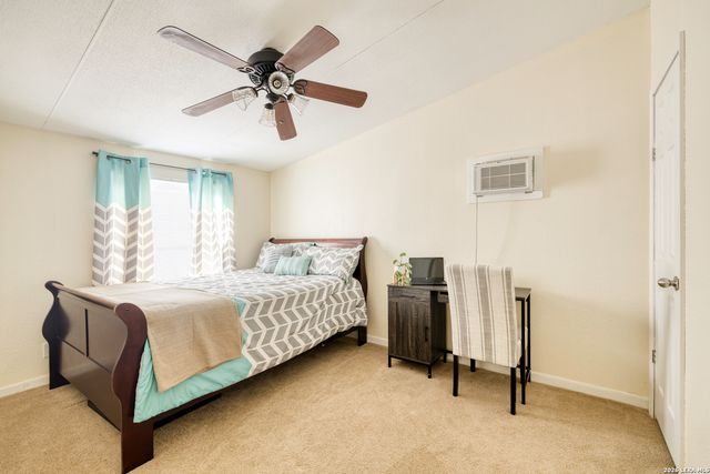 609 County Road 4647, Hondo, TX 78861