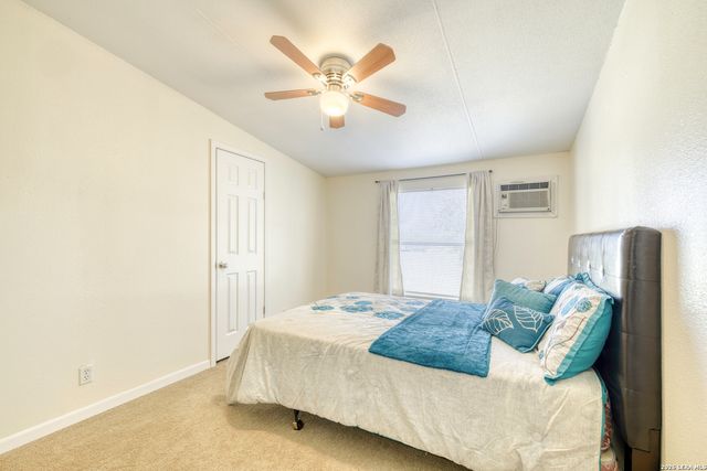 609 County Road 4647, Hondo, TX 78861