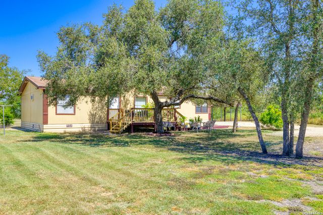 609 County Road 4647, Hondo, TX 78861