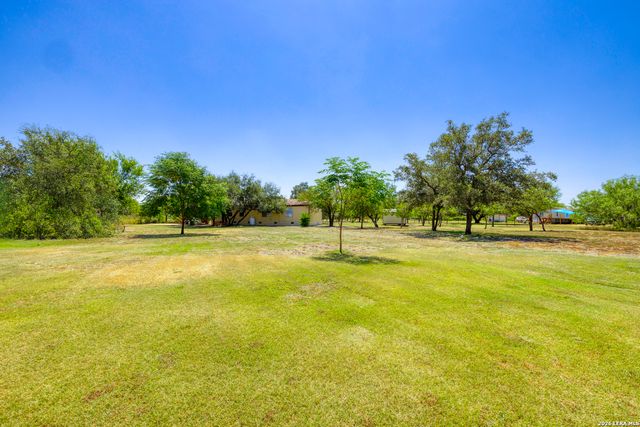 609 County Road 4647, Hondo, TX 78861