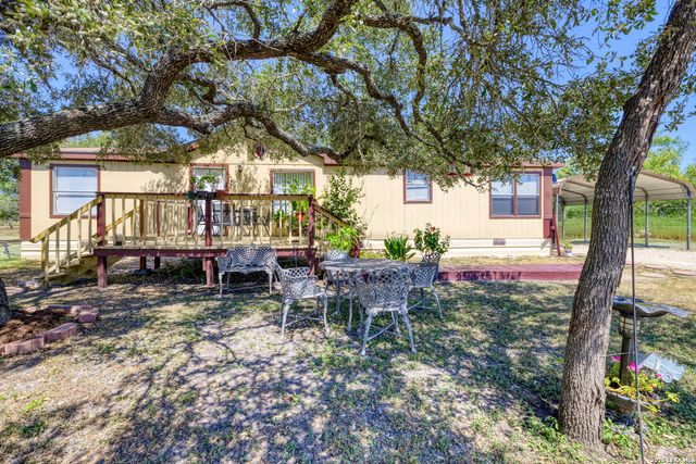 609 County Road 4647, Hondo, TX 78861