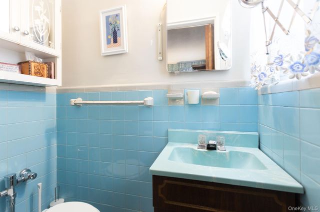 73-10 169th Street, Fresh Meadows, NY 11366