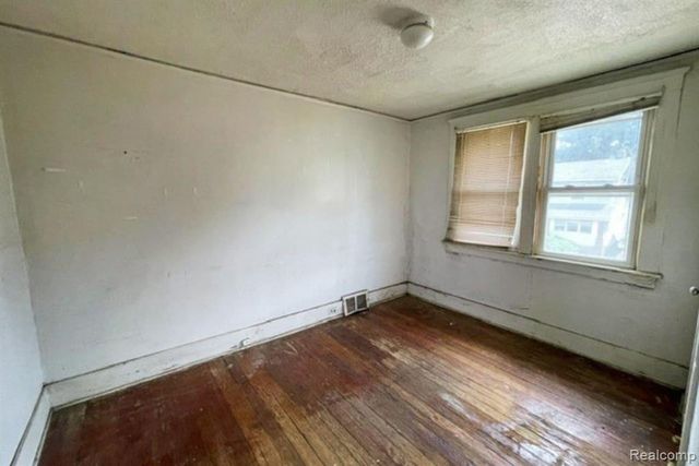 8091 Kenney Street, Detroit, MI 48234