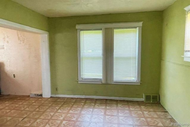 8091 Kenney Street, Detroit, MI 48234